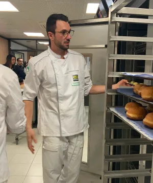 <p class="font-s">1 réseau international<br />
de formateurs experts</p>
