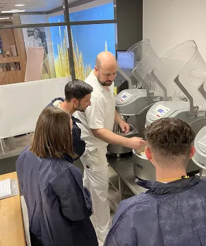 <p class="font-s">Un taux de recommandation<br />
de nos clients de 100%</p>
